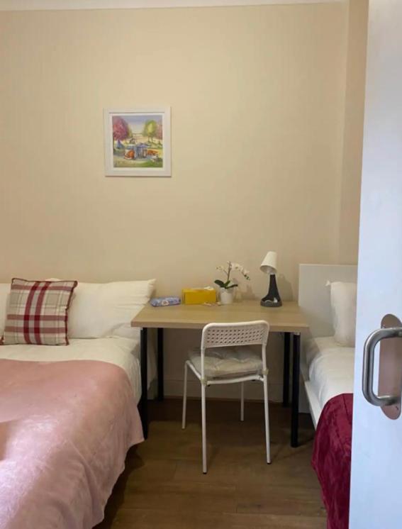 Lovely Private Rooms In Camden, Central Лондон Екстериор снимка