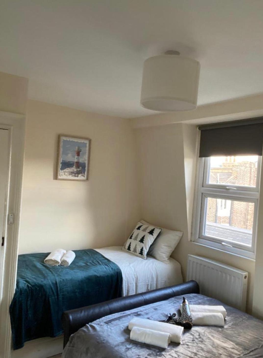Lovely Private Rooms In Camden, Central Лондон Екстериор снимка