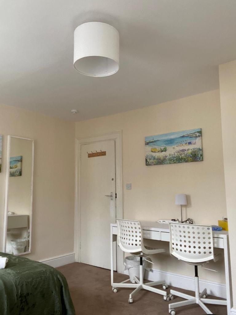 Lovely Private Rooms In Camden, Central Лондон Екстериор снимка