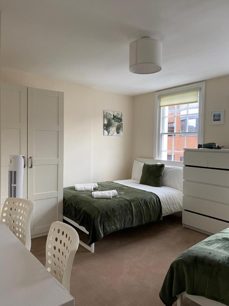 Lovely Private Rooms In Camden, Central Лондон Екстериор снимка