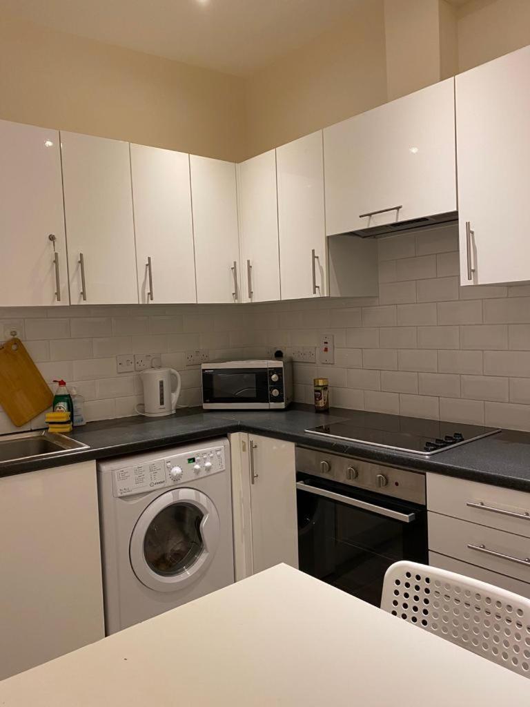Lovely Private Rooms In Camden, Central Лондон Екстериор снимка