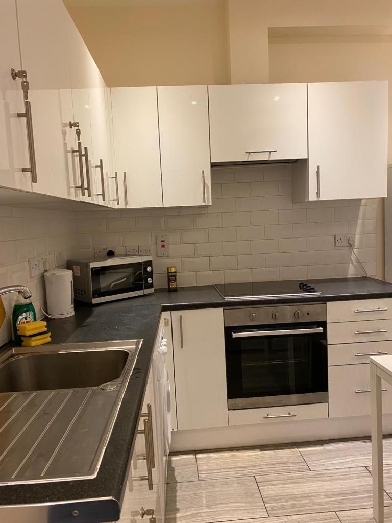 Lovely Private Rooms In Camden, Central Лондон Екстериор снимка